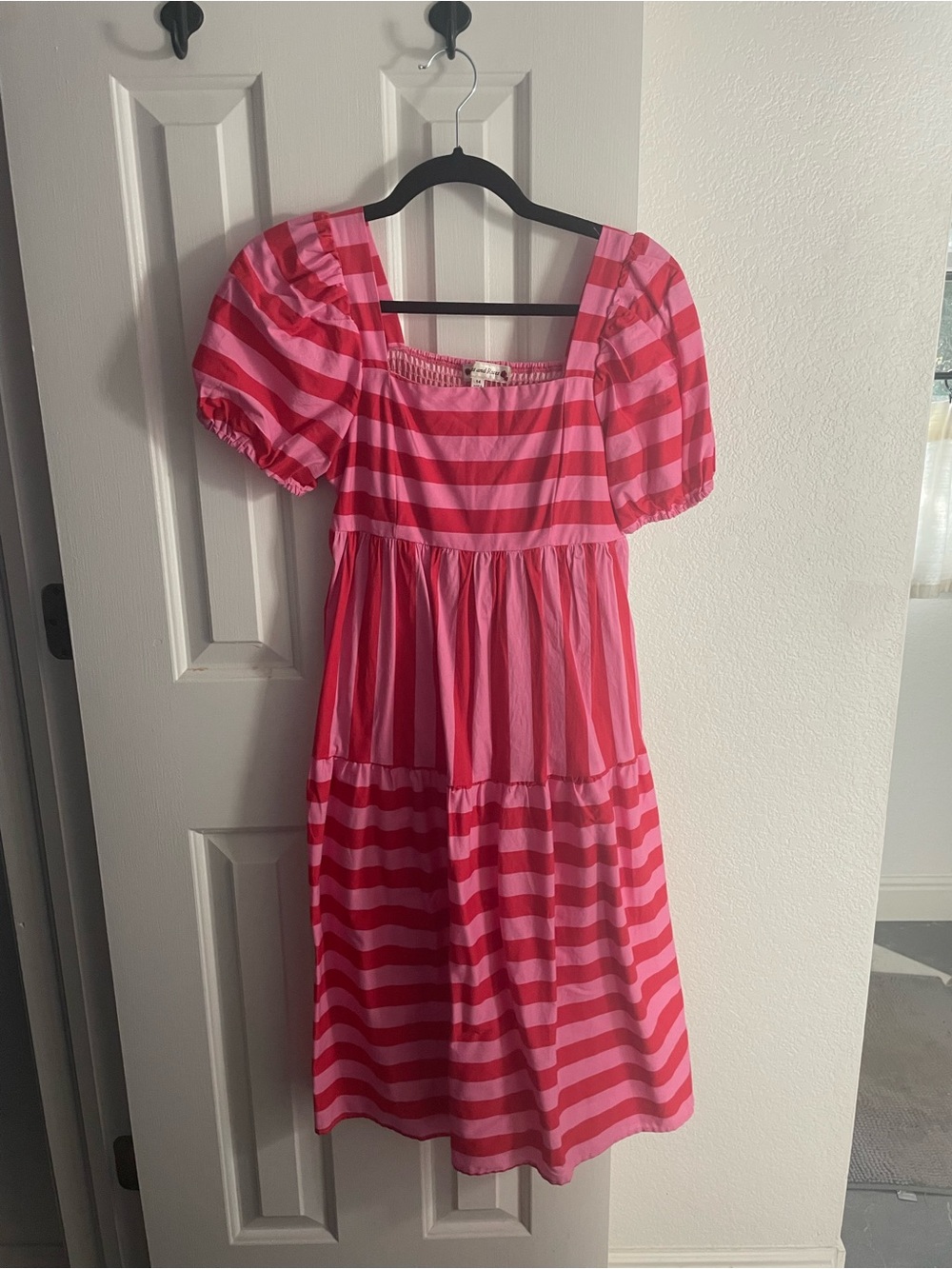 Girls' Pink Striped Puff-Sleeve Tiered Dress
